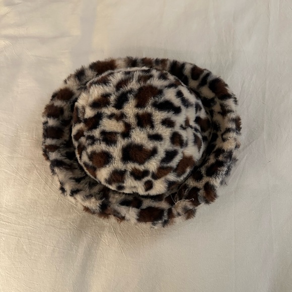 Cheetah faux fur bucket hat - Picture 1 of 2